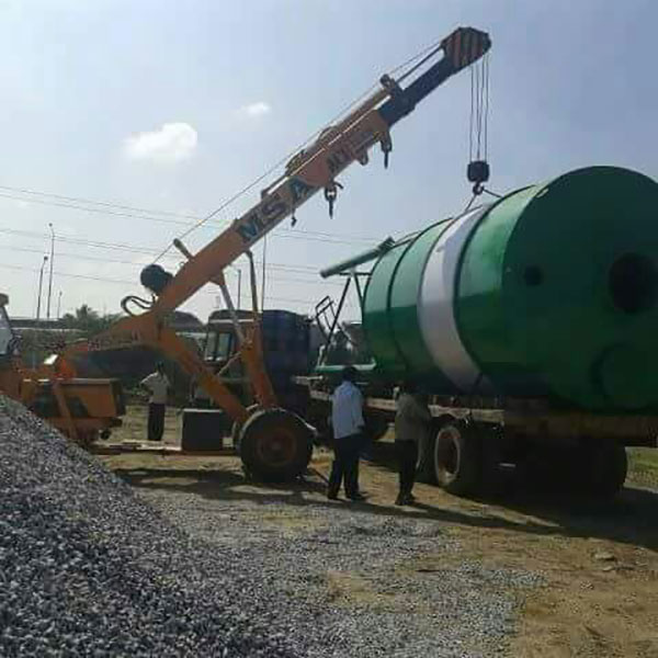 ACE Compact Cranes for Loading/ Unloading Job, Performing Lifting Operation of Silo