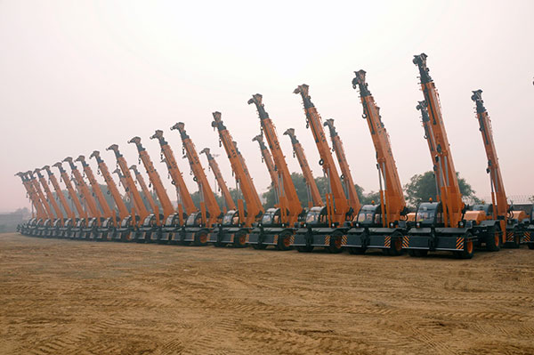ACE Mobile Hydra Cranes for Loading and Unloading Operations